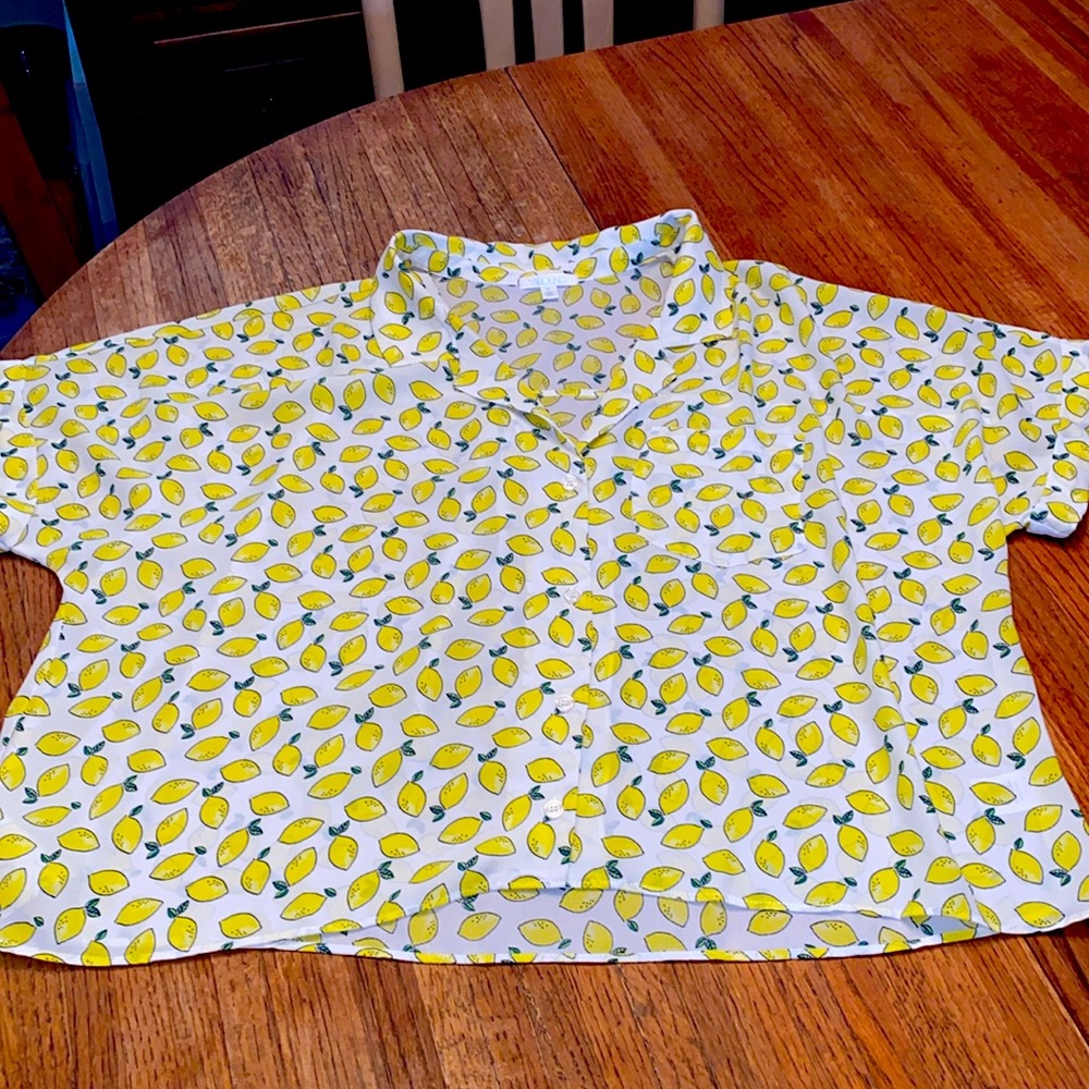 beautiful, white and lemon blouse size extra large